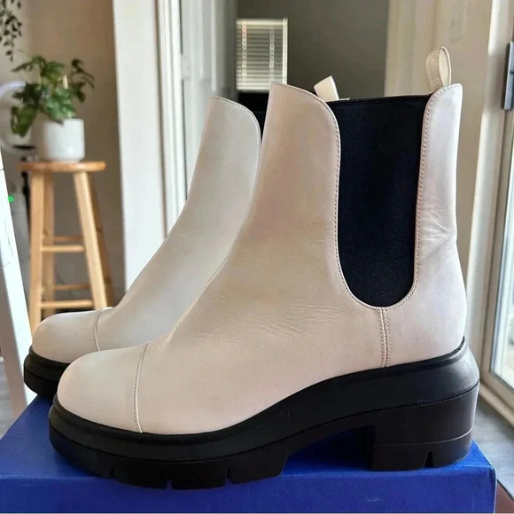 Stuart Weitzman Norah White Leather Chelsea Boots - Picture 3 of 8